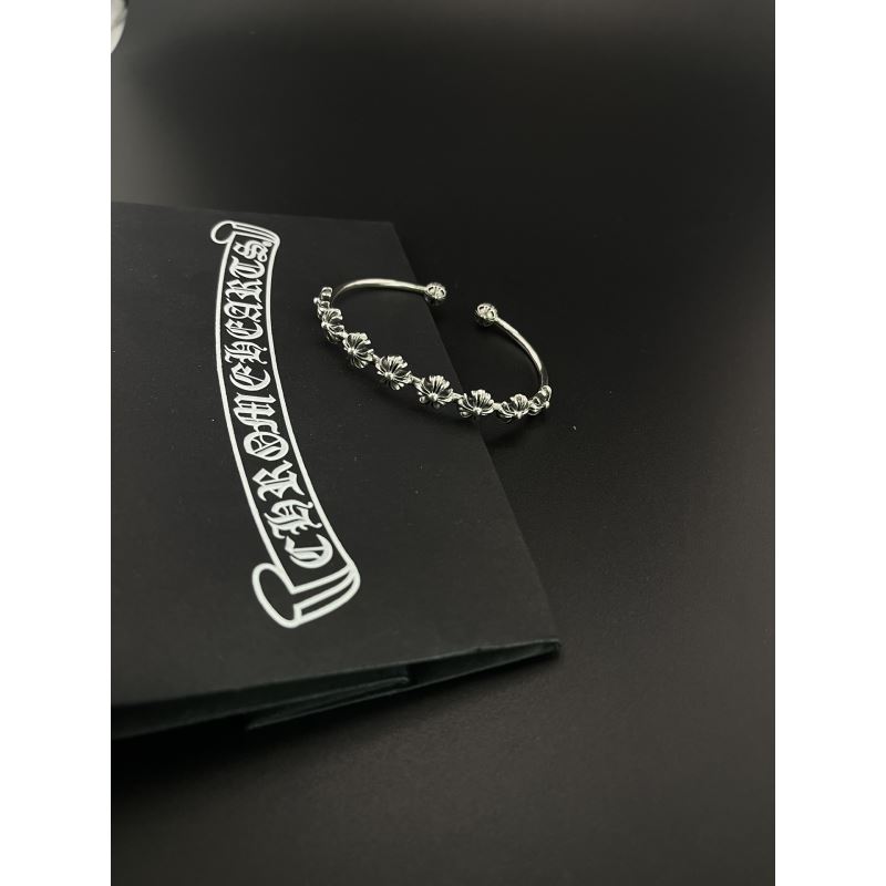 Ch**me He**ts bracelets